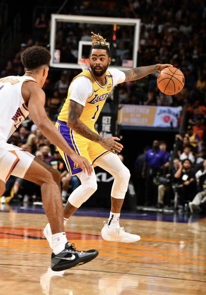 洛杉矶湖人发布备战花絮；清晨防线松动；葡超任务艰巨；纪律约束更严格的简单介绍